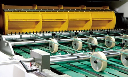 High Speed Flatbed Digital Cutter For Paper Rolls And Sheets With Slitting And Trimming