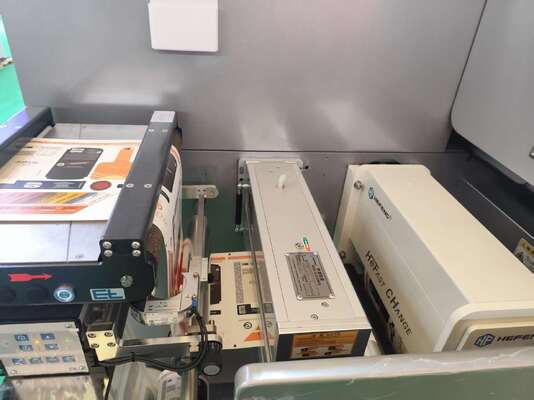 Digital Roll Wine Paper Label Custom Sticker Varnishing Foil Stamping Machine